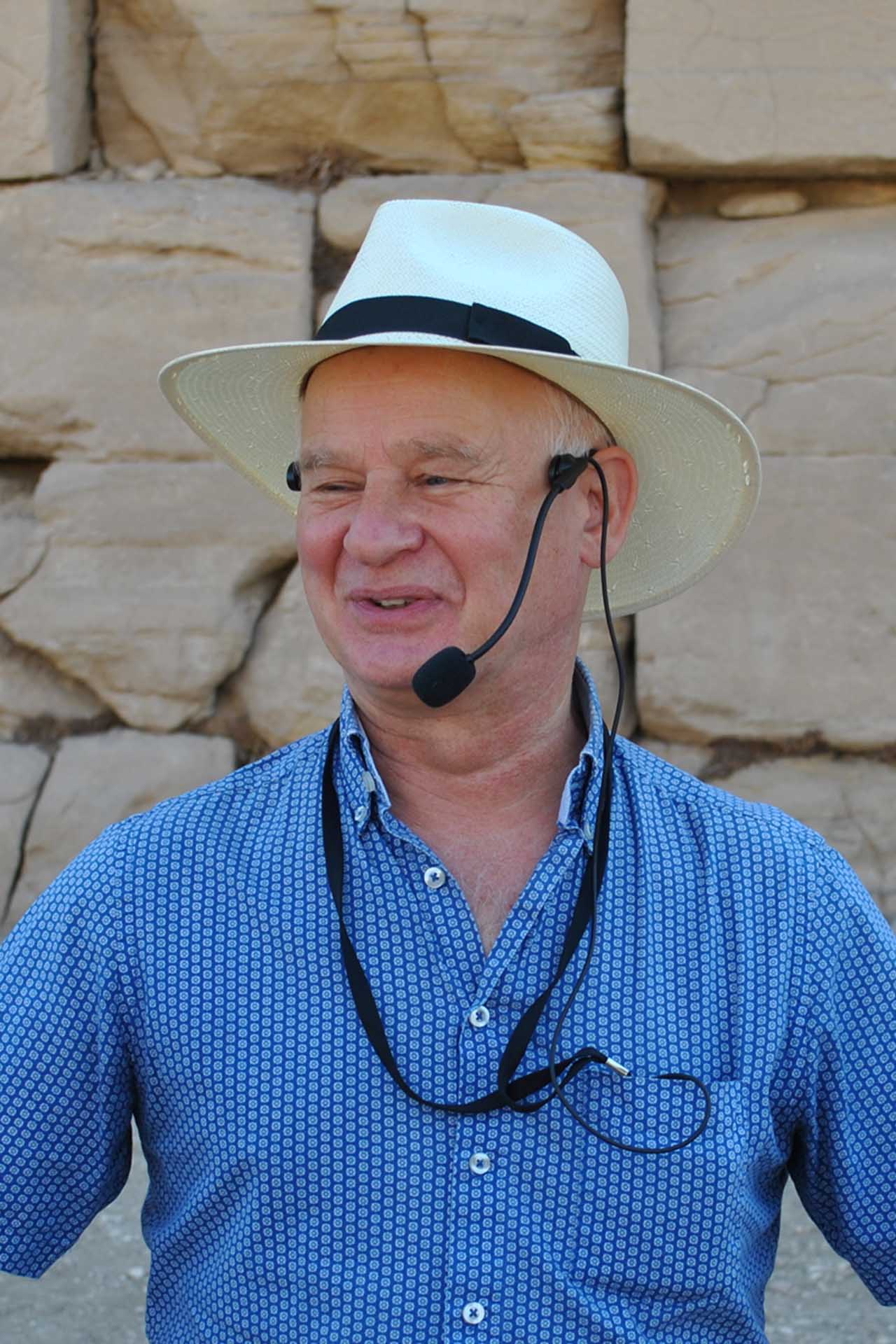 drs. Huub Pragt